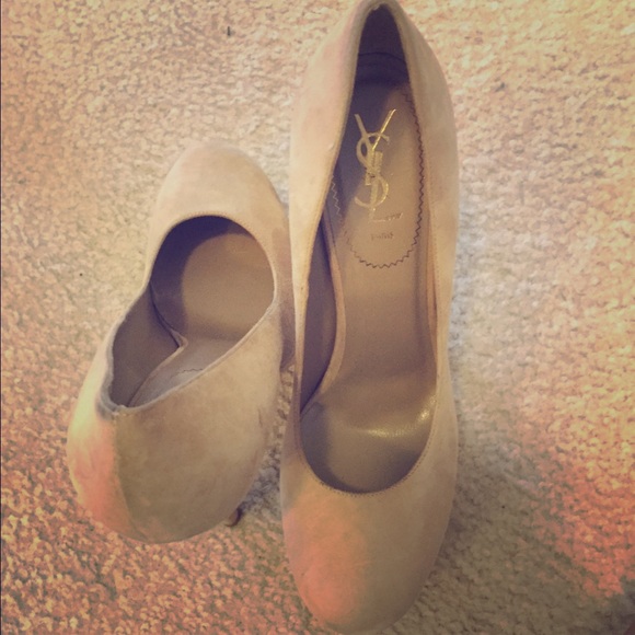 Yves Saint Laurent Shoes - Yves Saint Laurent Tribute Pumps