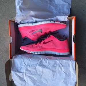 NWT Nike Free 5.0 TR FIT 4 shoes 💗