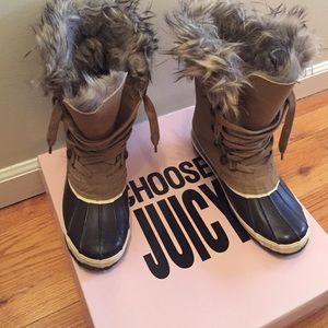 Juicy couture snow boots