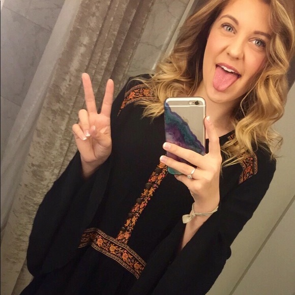 🎉 MEET THE POSHER 🎉 - Picture 4 of 10