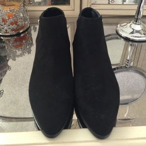 Brand new black boots