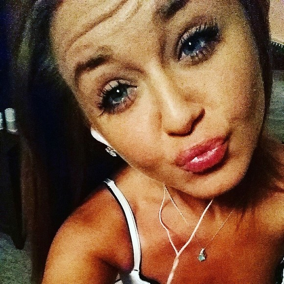 Meet your Posher, Halley