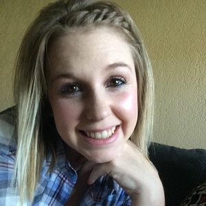 Meet your Posher, Katelyn