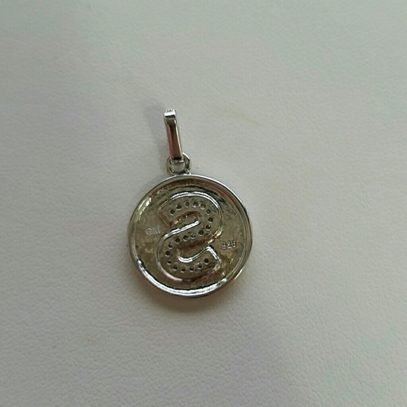 Initial S pendant - Picture 3 of 3