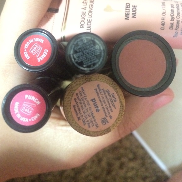 Lot of High-end Long Wear Lipsticks - Picture 2 of 3