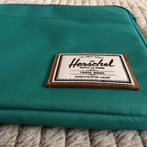 Herschel laptop case