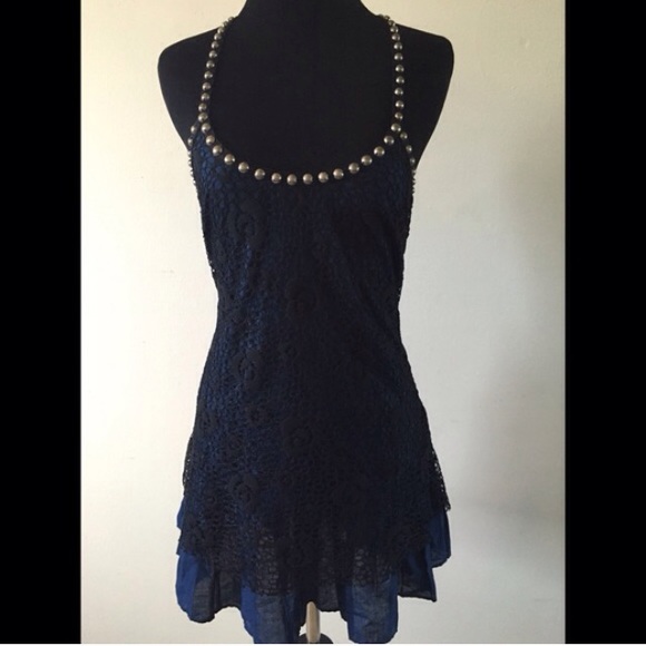 Free People lace t-back adorable top! Navy & black