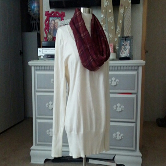 Cream rue 21 sweater