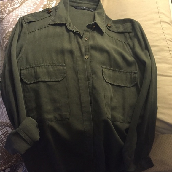 Zara Tops - ZARA Botton down shirt size XS