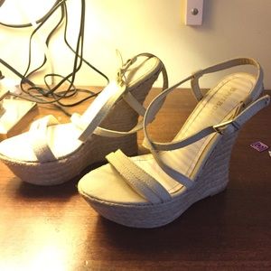 Tan wedges!