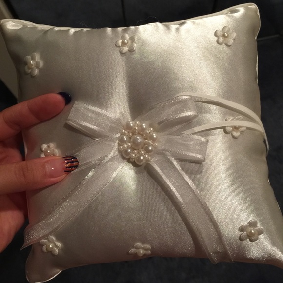 Ring pillow - Picture 2 of 4