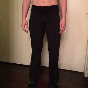 Athleta drawstring loose to and from pant.