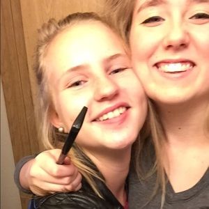 Meet your Posher, Abigail