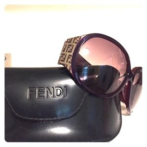 Fendi Round Sunglasses - FS459 508 120