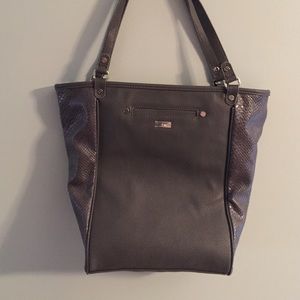 Thirtyone Daring Abbey bag in city charcoal snake