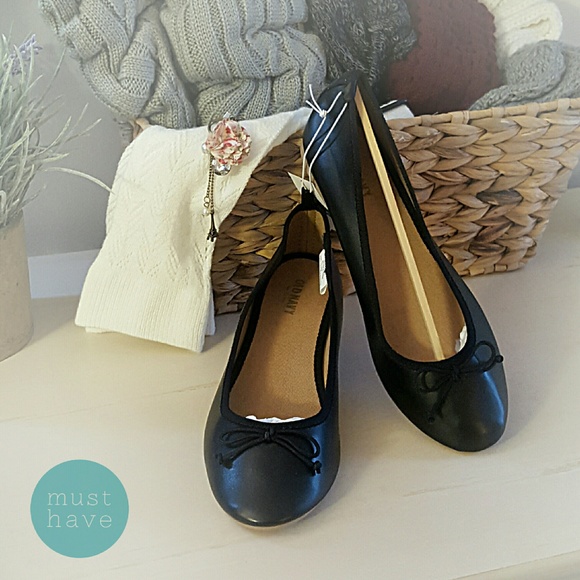 New* Black Ballet Flats - Picture 2 of 4
