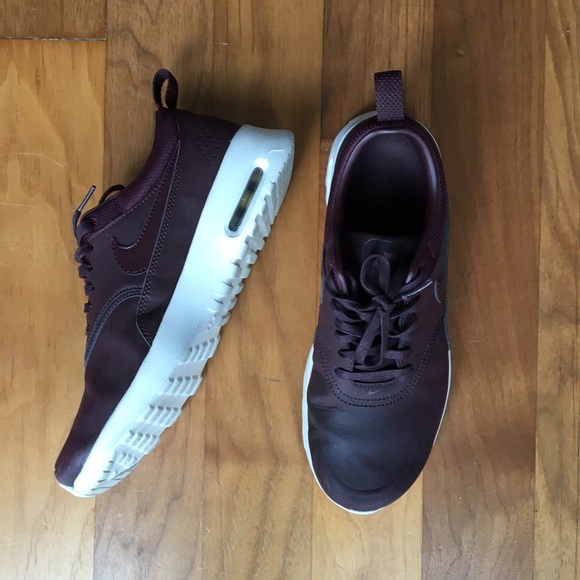 SOLD• NikeAir Max sneakers - Picture 2 of 4