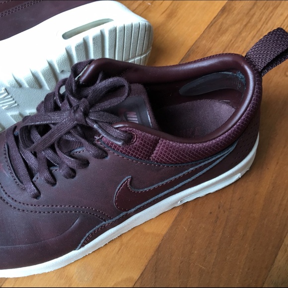 SOLD• NikeAir Max sneakers - Picture 4 of 4