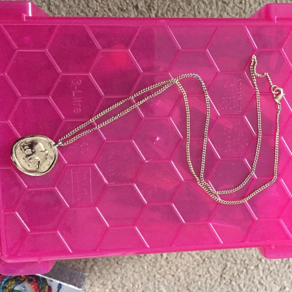 Elephant pendent necklace