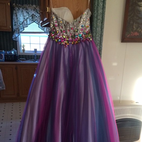 Ball gown Prom Dress - Picture 3 of 4