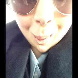 Meet your Posher, Hana