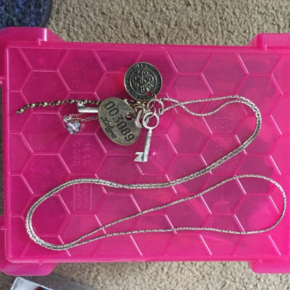 Sturdy long necklace