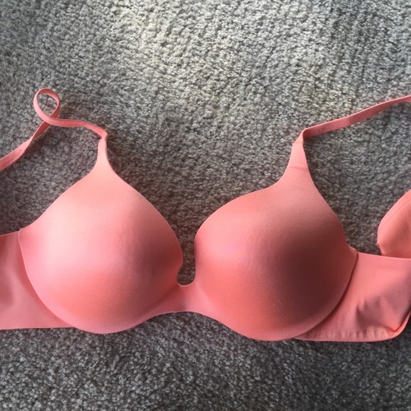 Never worn Victoria's Secret seamless push-up bra - Picture 1 of 3