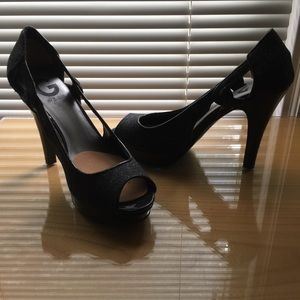 Guess Blk heels
