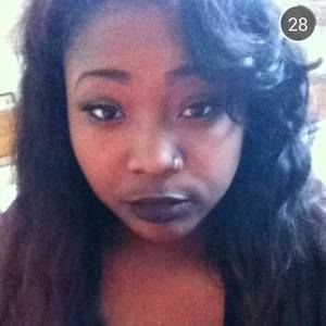 Meet your Posher, Derekia