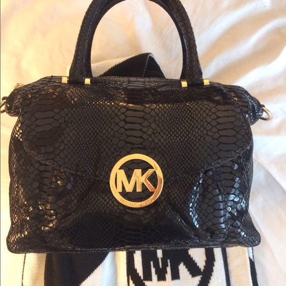 👀SOLD👀Michael Kors Black Python bag