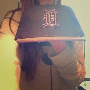 Purple Detroit hat size 7 3/8