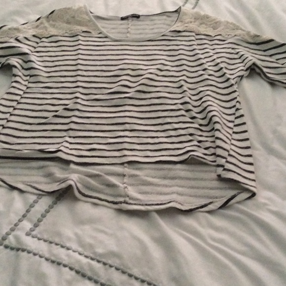 Stripes and lace sweatshirt - Picture 2 of 4