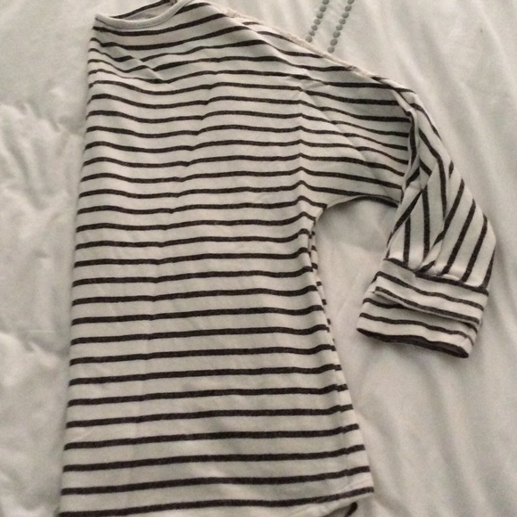 Stripes and lace sweatshirt - Picture 3 of 4