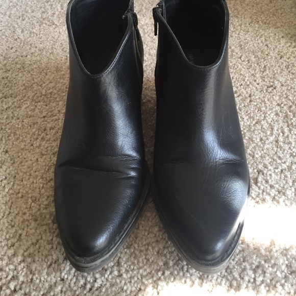 Western inspired ankle bootie