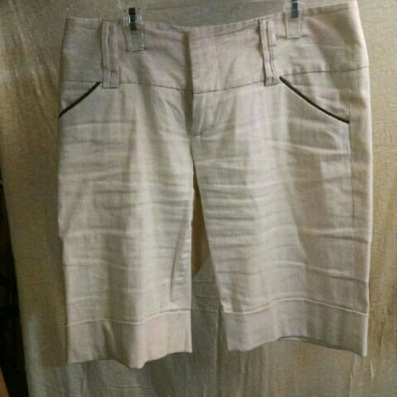 Linen khaki shorts