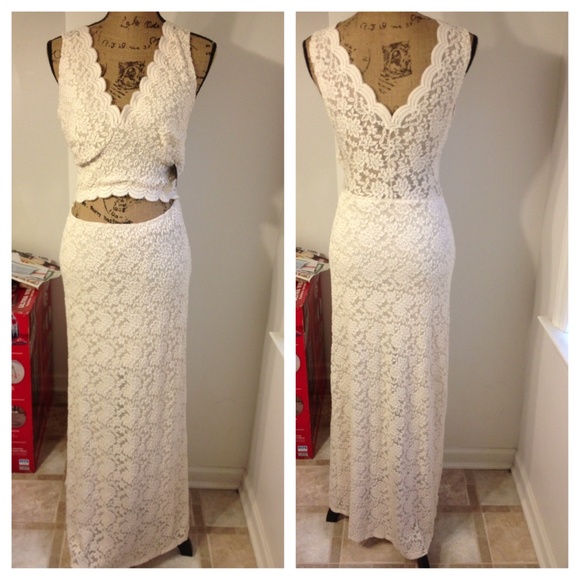 ✨1 DAY SALE✨ $45 Lace Cut-out Maxi Dress - Picture 2 of 4