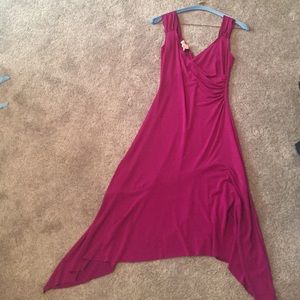 Cleavage Dancin' beauty