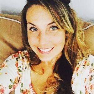 Meet your Posher, Kayelee