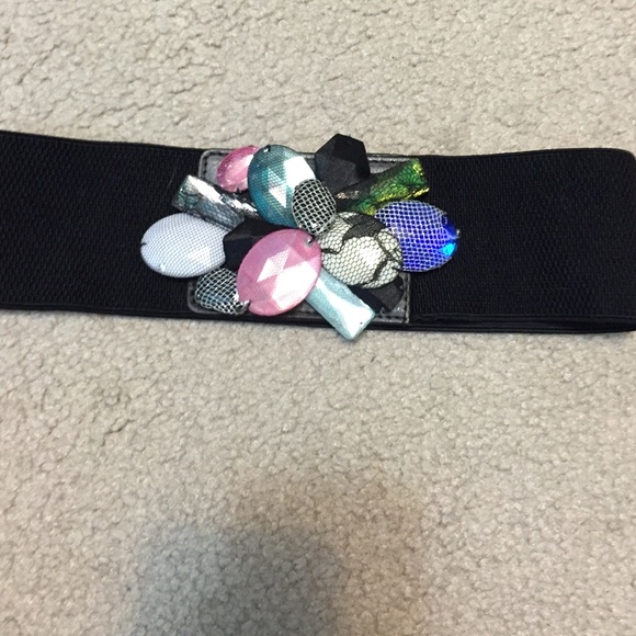 Elastic jewel belt