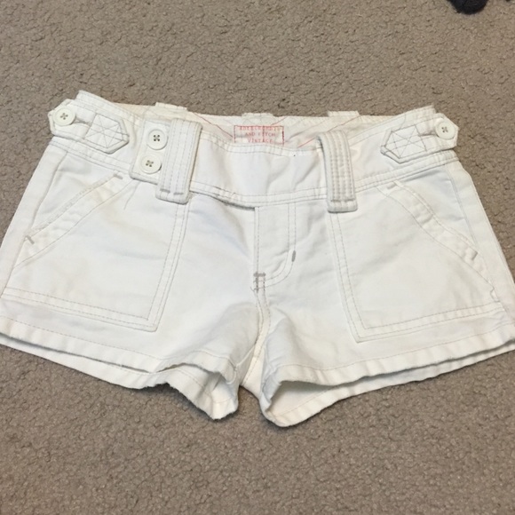 White Abercrombie and Fitch cargo shorts