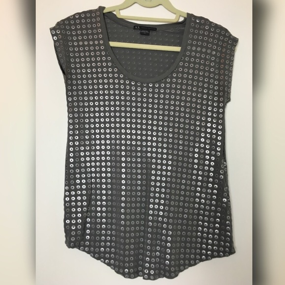 Shiny metallic top