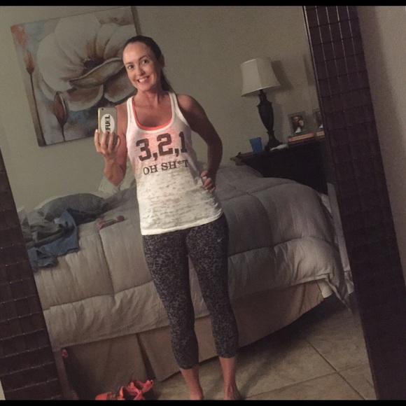 Meet your Posher, Jenny - Picture 4 of 4