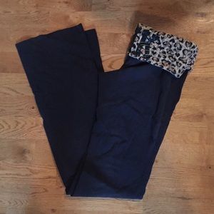 Victoria Secret Yoga Pants (medium)