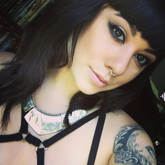 Meet your Posher, Angelica