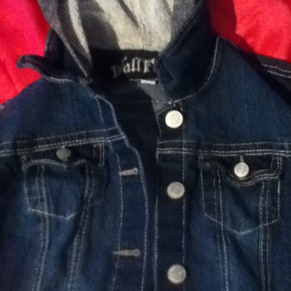 Jean jacket - Picture 2 of 4