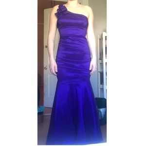 Mermaid style one-shoulder prom dress