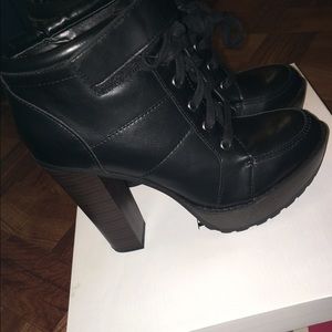 Justfab size 9 black booties