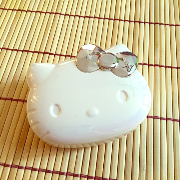 Hello Kitty "Say Hello Palette"