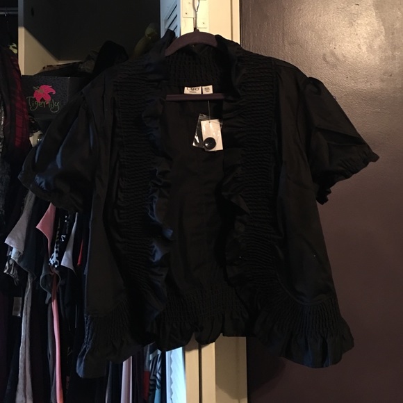 Black shrug with pleating