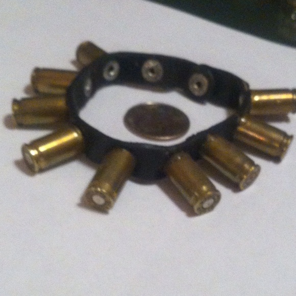GENUINE LEATHER BULLET BRACELET